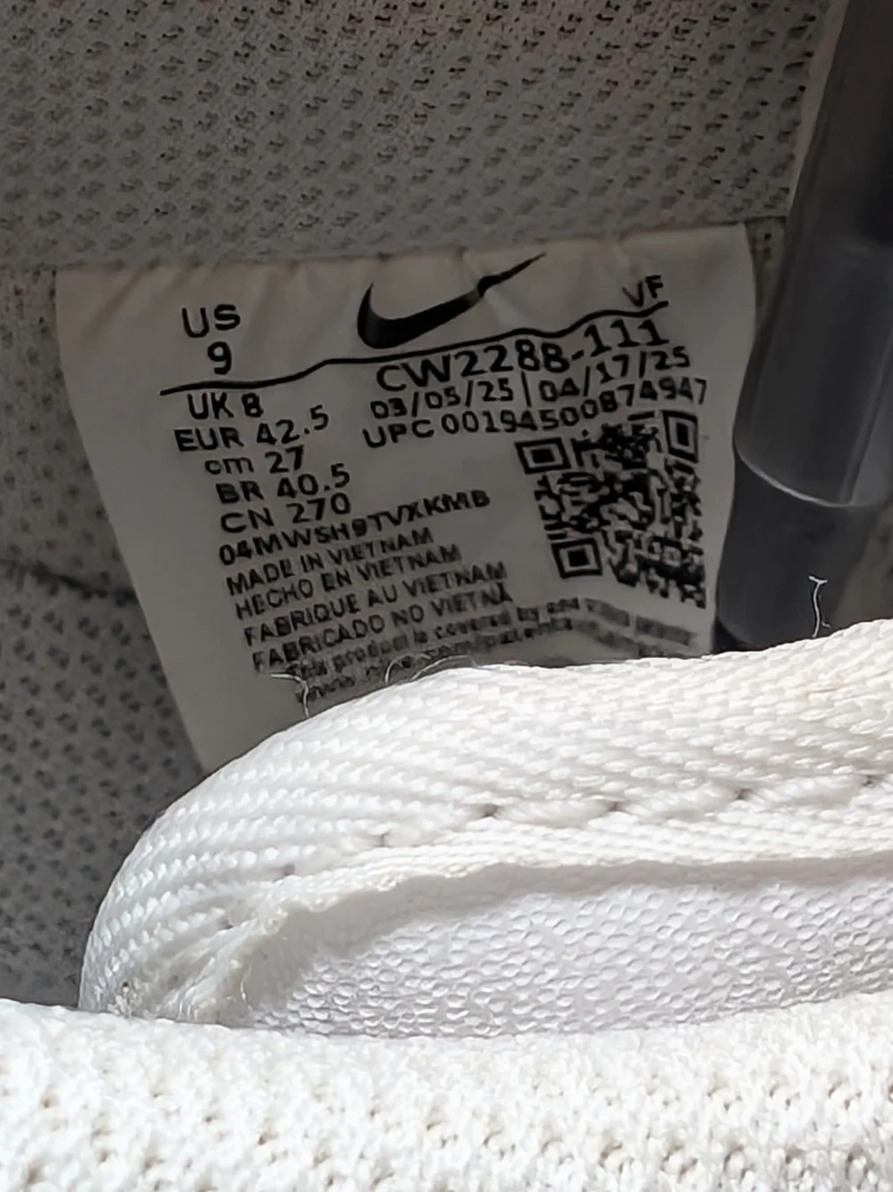Nike Air Force 1 '07 Triple White Low Mens Size 9 Sneakers CW2288-111